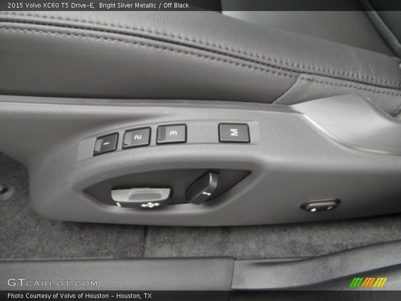 Bright Silver Metallic / Off Black 2015 Volvo XC60 T5 Drive-E