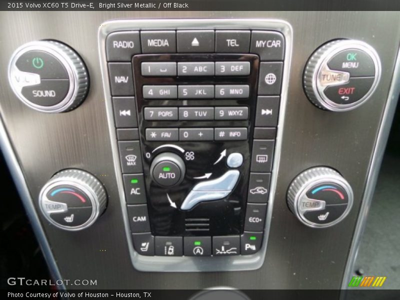 Bright Silver Metallic / Off Black 2015 Volvo XC60 T5 Drive-E