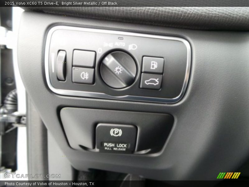 Bright Silver Metallic / Off Black 2015 Volvo XC60 T5 Drive-E