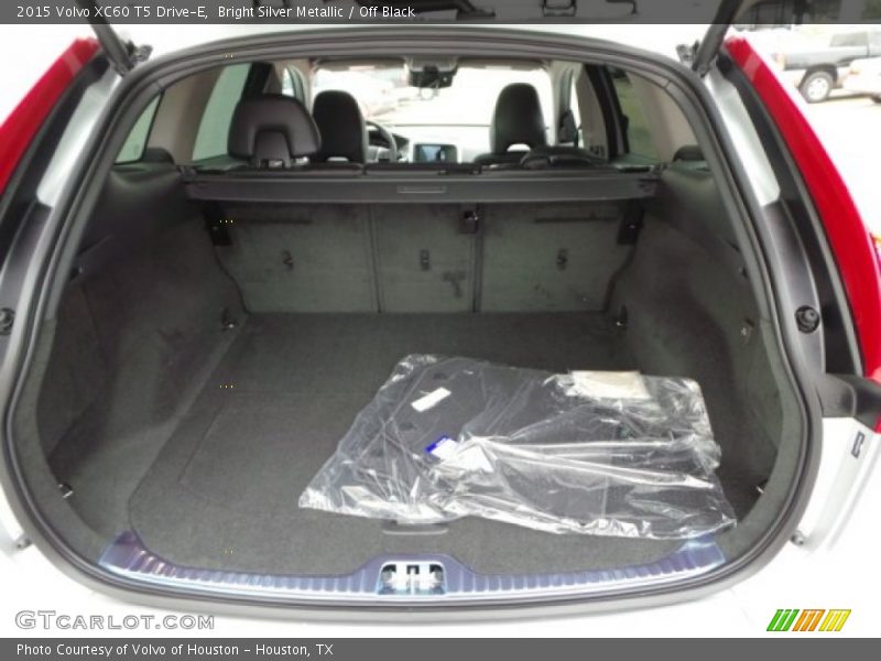Bright Silver Metallic / Off Black 2015 Volvo XC60 T5 Drive-E