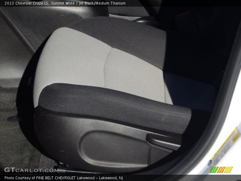 Summit White / Jet Black/Medium Titanium 2013 Chevrolet Cruze LS
