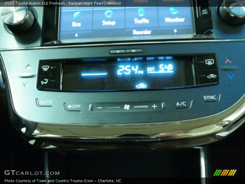 Controls of 2015 Avalon XLE Premium