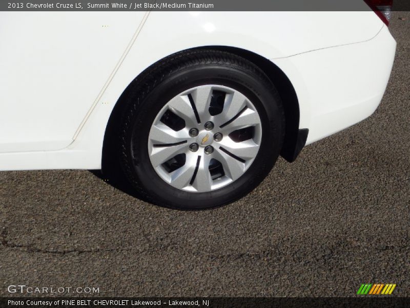 Summit White / Jet Black/Medium Titanium 2013 Chevrolet Cruze LS