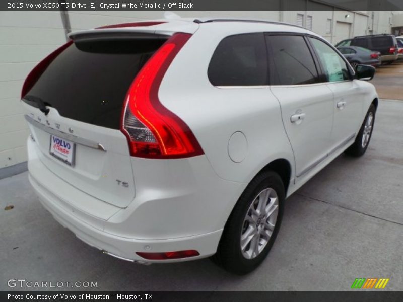 Crystal White Metallic / Off Black 2015 Volvo XC60 T5 Drive-E