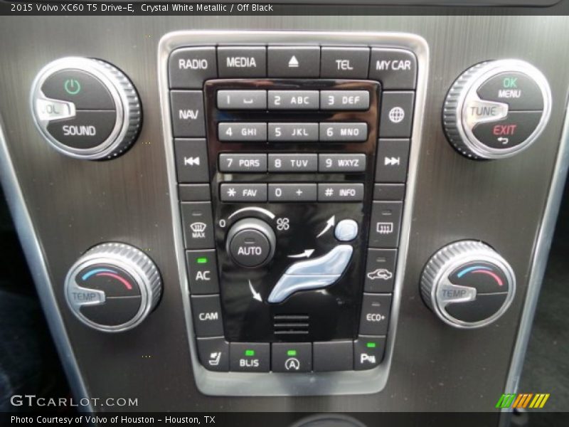 Crystal White Metallic / Off Black 2015 Volvo XC60 T5 Drive-E