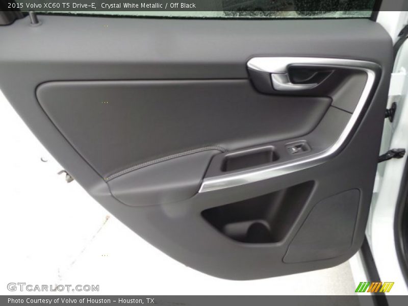 Crystal White Metallic / Off Black 2015 Volvo XC60 T5 Drive-E