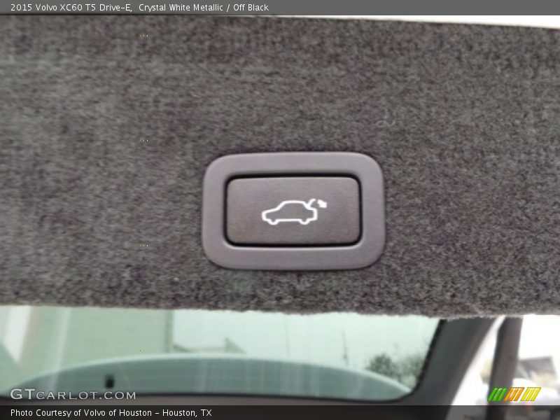 Crystal White Metallic / Off Black 2015 Volvo XC60 T5 Drive-E