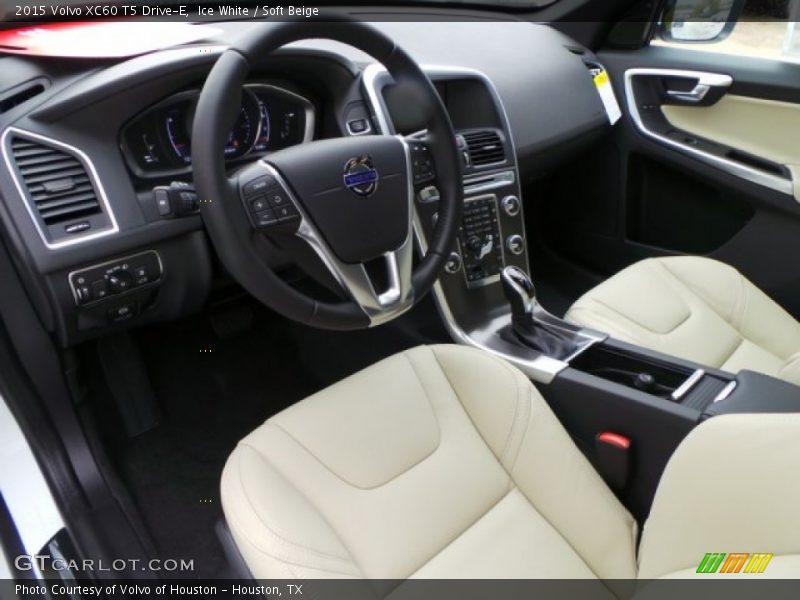 Ice White / Soft Beige 2015 Volvo XC60 T5 Drive-E