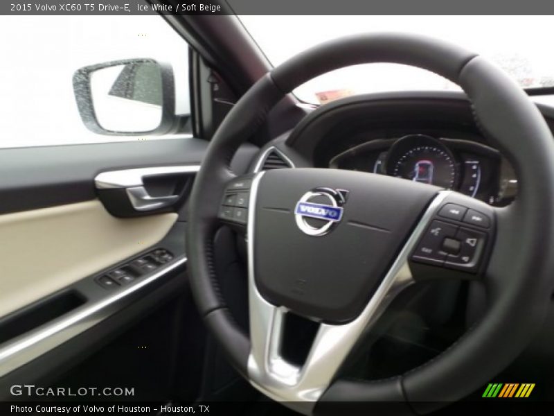 Ice White / Soft Beige 2015 Volvo XC60 T5 Drive-E