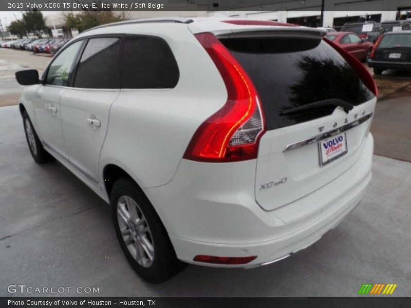 Ice White / Soft Beige 2015 Volvo XC60 T5 Drive-E