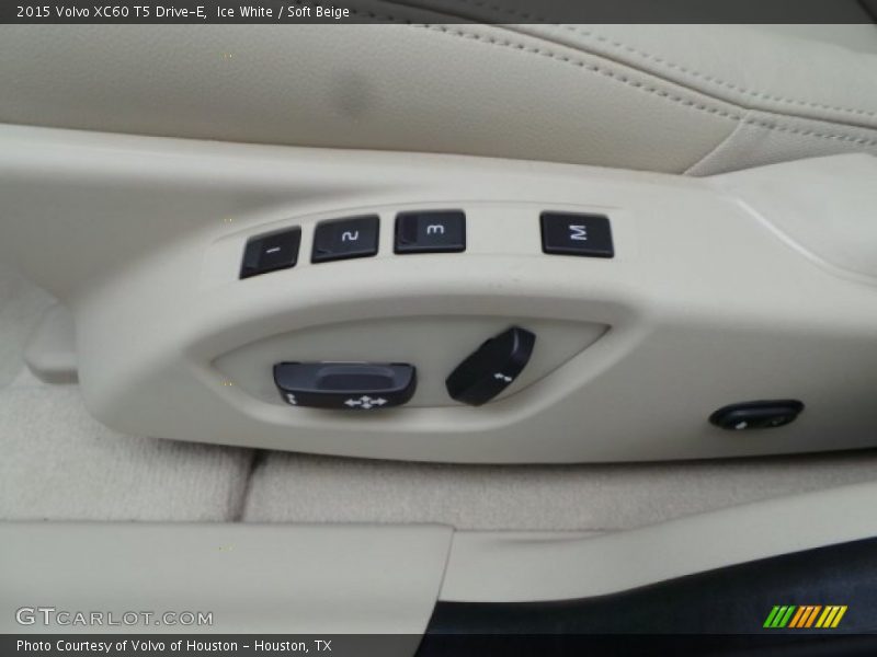 Ice White / Soft Beige 2015 Volvo XC60 T5 Drive-E
