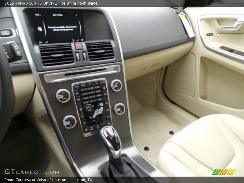 Ice White / Soft Beige 2015 Volvo XC60 T5 Drive-E