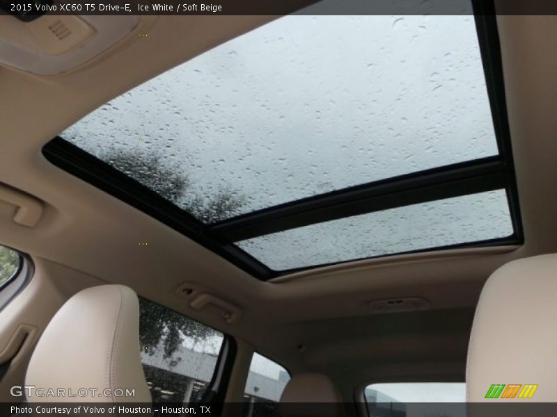 Ice White / Soft Beige 2015 Volvo XC60 T5 Drive-E