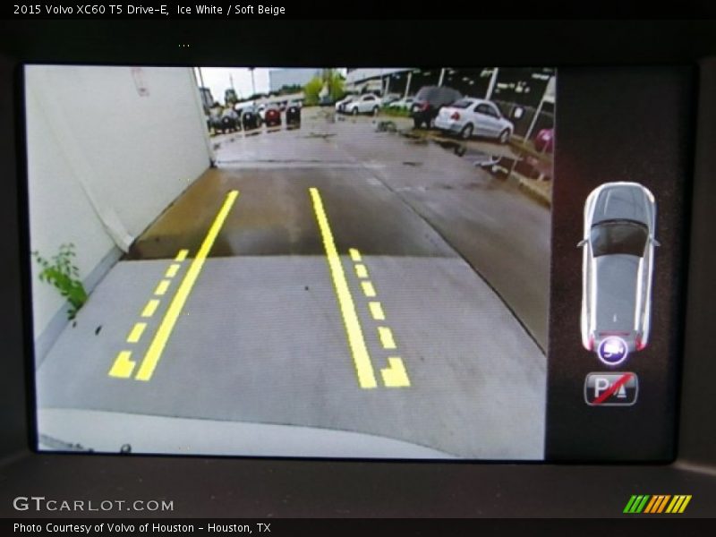 Ice White / Soft Beige 2015 Volvo XC60 T5 Drive-E