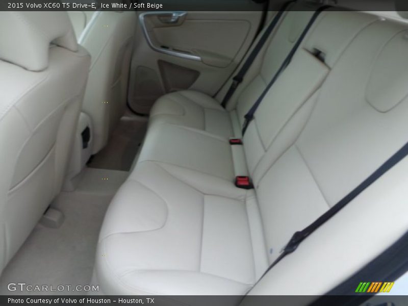 Ice White / Soft Beige 2015 Volvo XC60 T5 Drive-E