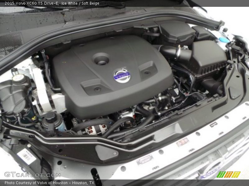 Ice White / Soft Beige 2015 Volvo XC60 T5 Drive-E