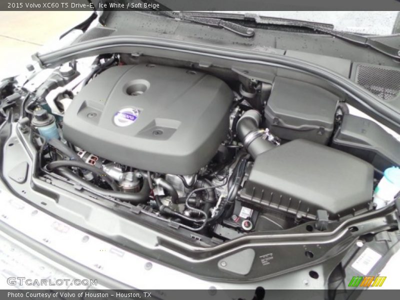 Ice White / Soft Beige 2015 Volvo XC60 T5 Drive-E