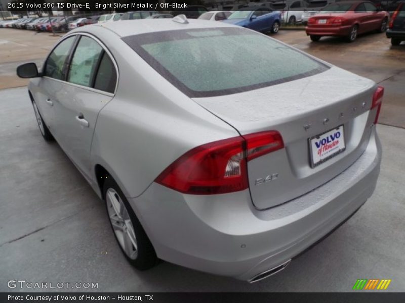 Bright Silver Metallic / Off-Black 2015 Volvo S60 T5 Drive-E