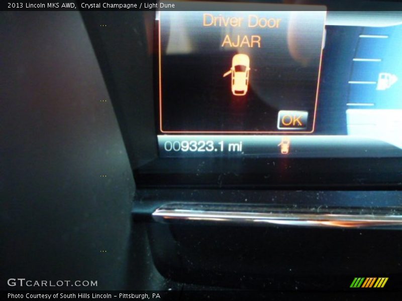 Crystal Champagne / Light Dune 2013 Lincoln MKS AWD