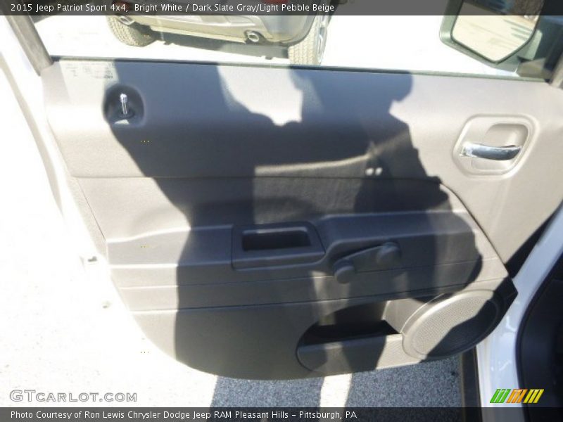 Bright White / Dark Slate Gray/Light Pebble Beige 2015 Jeep Patriot Sport 4x4