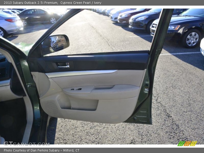 Cypress Green Pearl / Ivory 2013 Subaru Outback 2.5i Premium