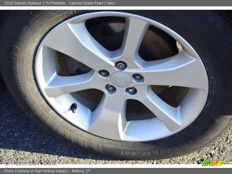 Cypress Green Pearl / Ivory 2013 Subaru Outback 2.5i Premium