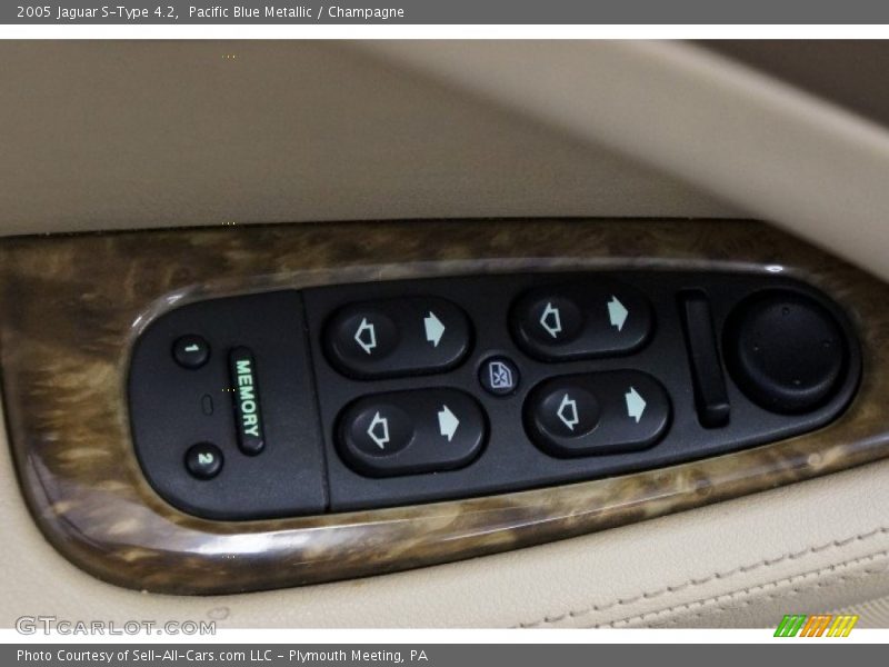 Pacific Blue Metallic / Champagne 2005 Jaguar S-Type 4.2