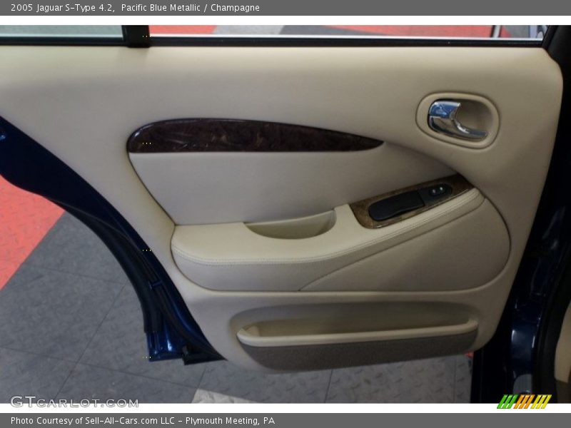 Pacific Blue Metallic / Champagne 2005 Jaguar S-Type 4.2