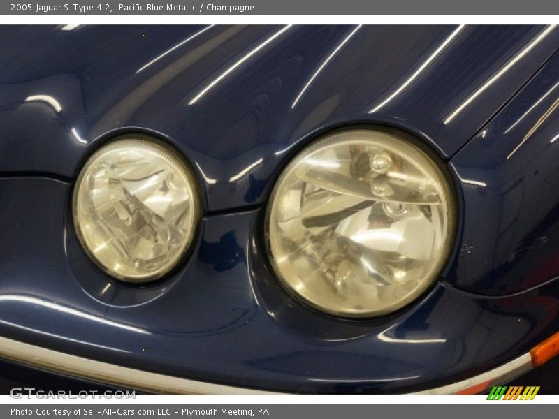 Pacific Blue Metallic / Champagne 2005 Jaguar S-Type 4.2