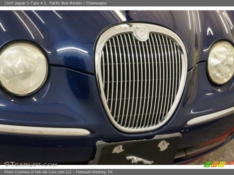 Pacific Blue Metallic / Champagne 2005 Jaguar S-Type 4.2