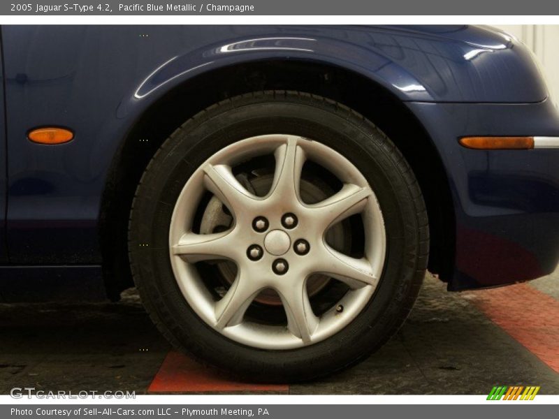 Pacific Blue Metallic / Champagne 2005 Jaguar S-Type 4.2