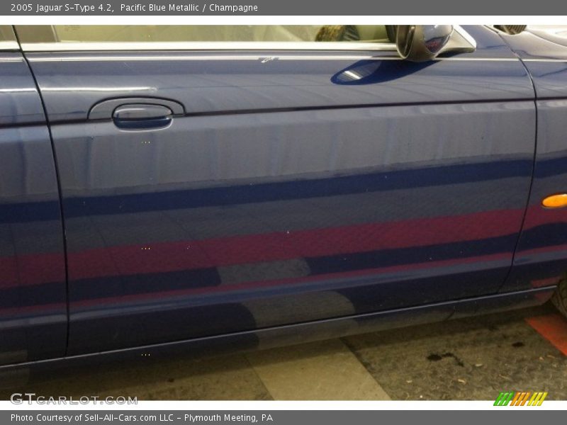 Pacific Blue Metallic / Champagne 2005 Jaguar S-Type 4.2