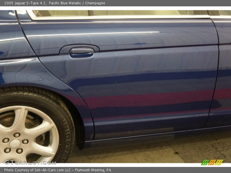 Pacific Blue Metallic / Champagne 2005 Jaguar S-Type 4.2