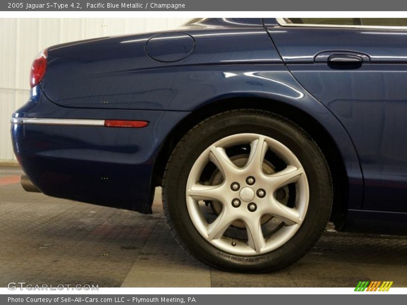 Pacific Blue Metallic / Champagne 2005 Jaguar S-Type 4.2