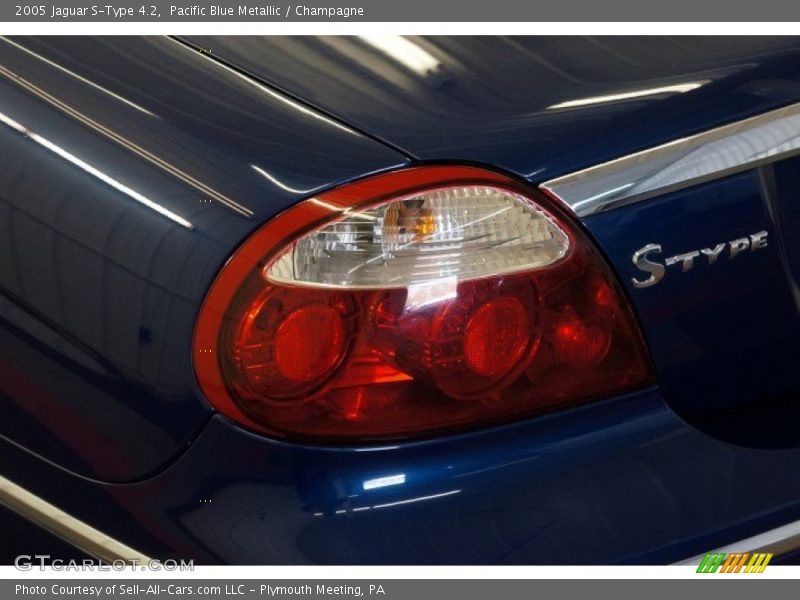 Pacific Blue Metallic / Champagne 2005 Jaguar S-Type 4.2