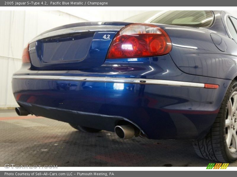 Pacific Blue Metallic / Champagne 2005 Jaguar S-Type 4.2