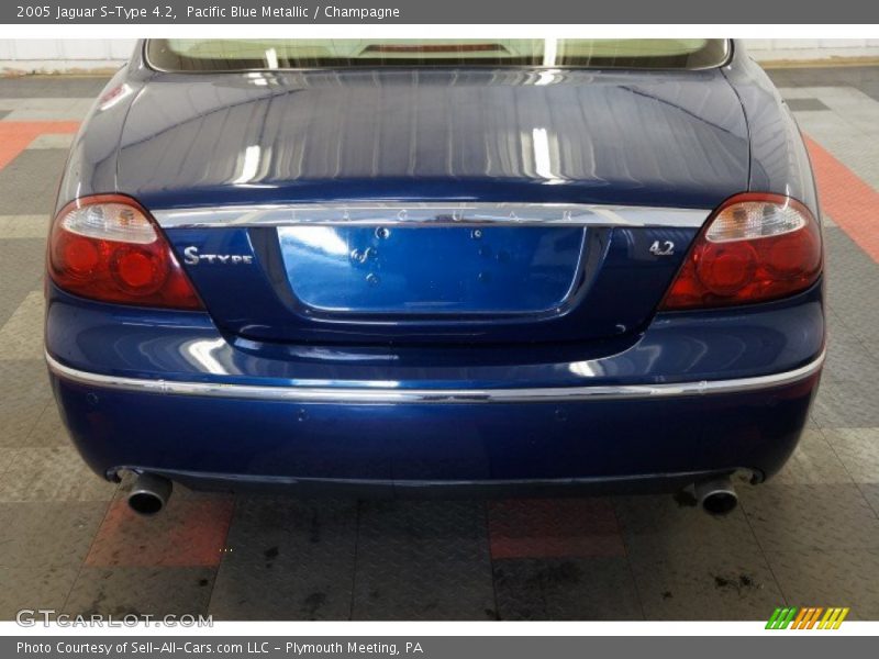 Pacific Blue Metallic / Champagne 2005 Jaguar S-Type 4.2