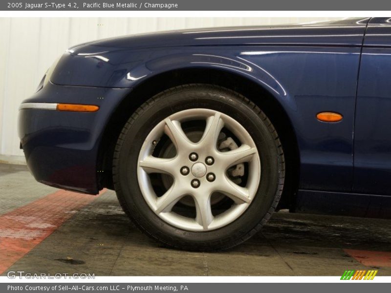 Pacific Blue Metallic / Champagne 2005 Jaguar S-Type 4.2