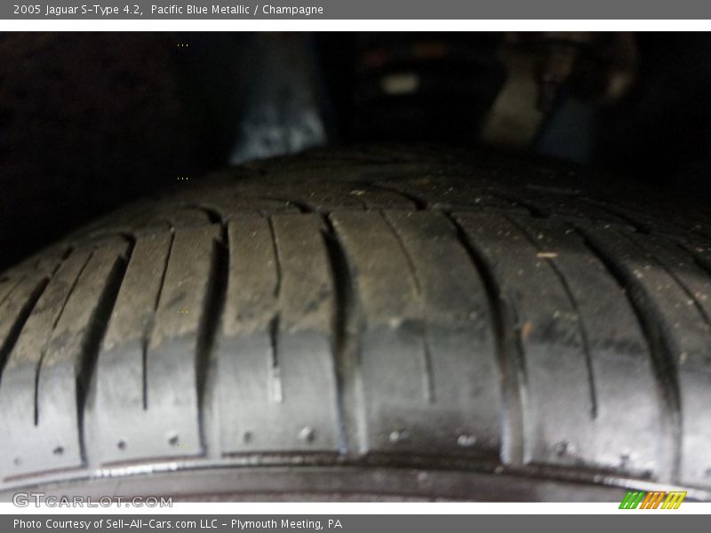 Pacific Blue Metallic / Champagne 2005 Jaguar S-Type 4.2
