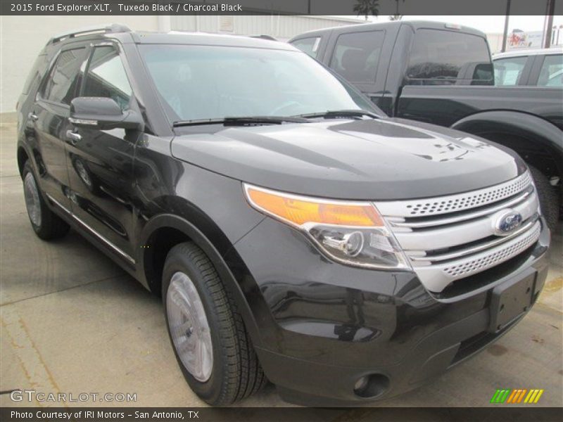 Tuxedo Black / Charcoal Black 2015 Ford Explorer XLT