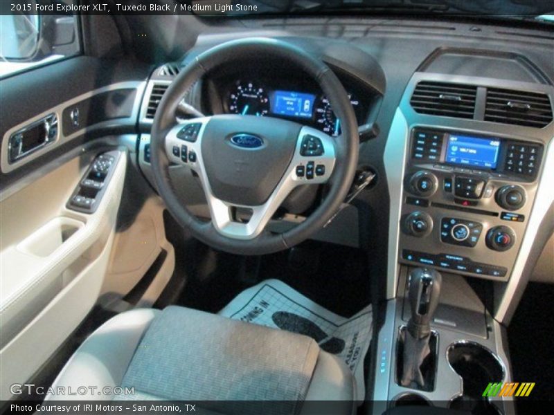 Tuxedo Black / Medium Light Stone 2015 Ford Explorer XLT