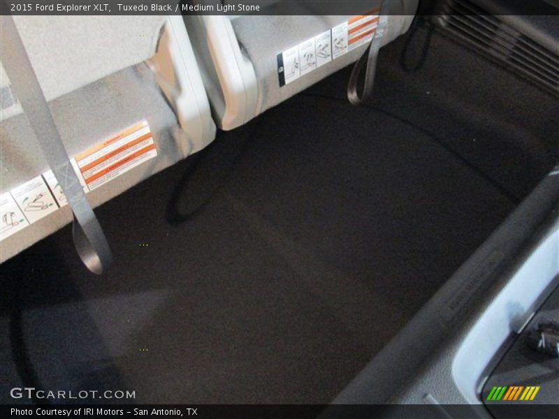 Tuxedo Black / Medium Light Stone 2015 Ford Explorer XLT