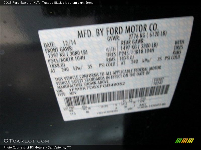 Tuxedo Black / Medium Light Stone 2015 Ford Explorer XLT