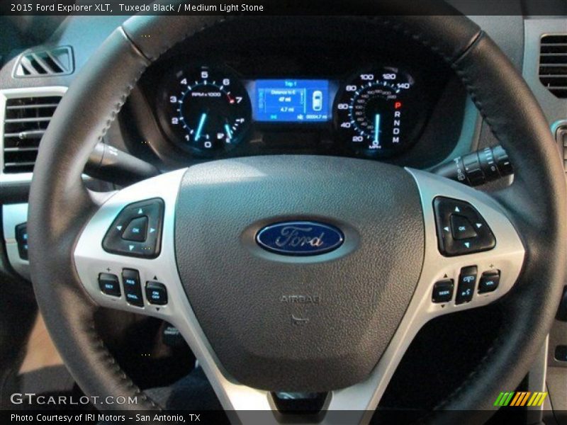 Tuxedo Black / Medium Light Stone 2015 Ford Explorer XLT