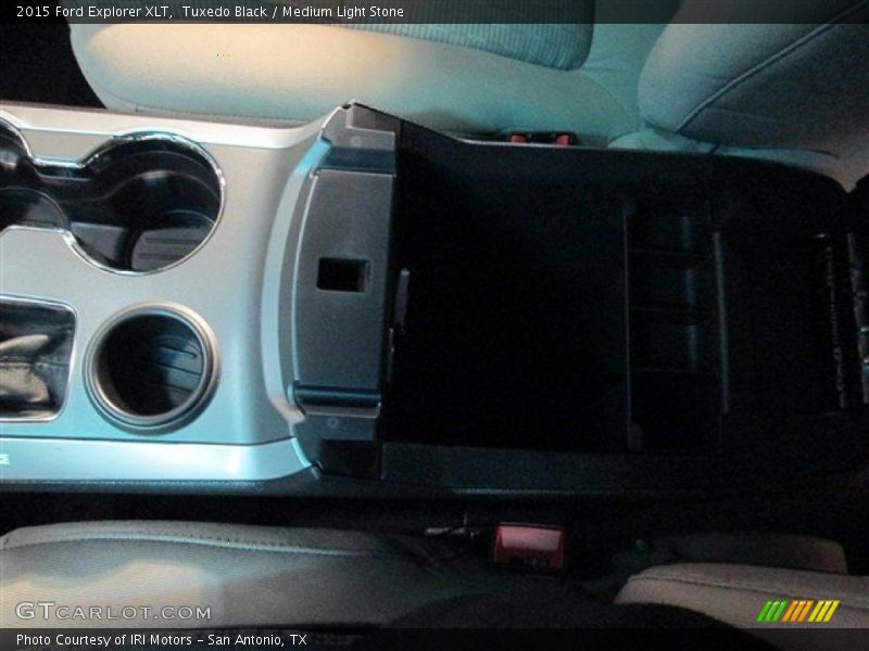 Tuxedo Black / Medium Light Stone 2015 Ford Explorer XLT