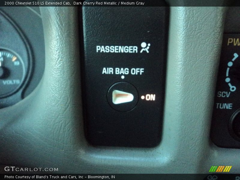 Dark Cherry Red Metallic / Medium Gray 2000 Chevrolet S10 LS Extended Cab