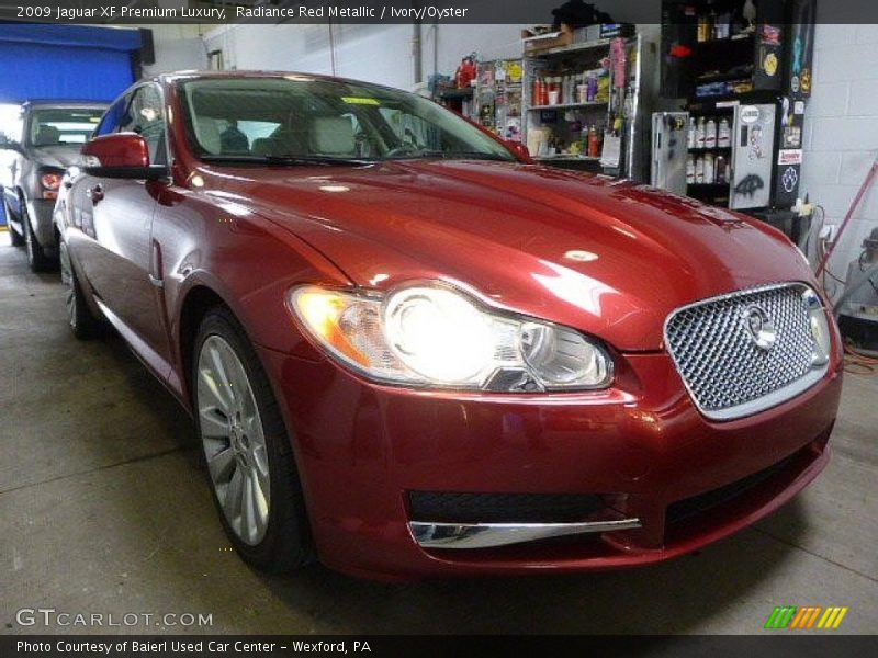 Front 3/4 View of 2009 XF Premium Luxury