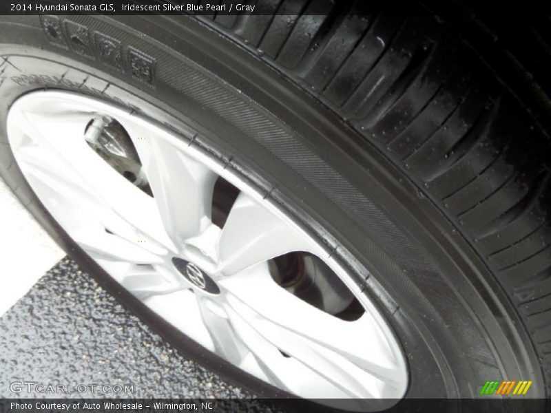 Iridescent Silver Blue Pearl / Gray 2014 Hyundai Sonata GLS
