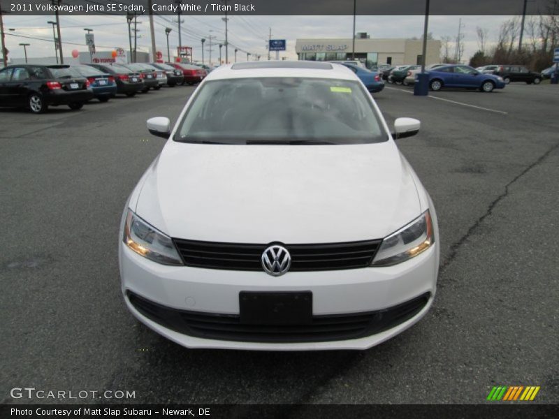 Candy White / Titan Black 2011 Volkswagen Jetta SE Sedan