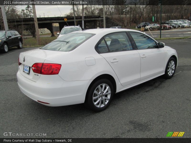 Candy White / Titan Black 2011 Volkswagen Jetta SE Sedan